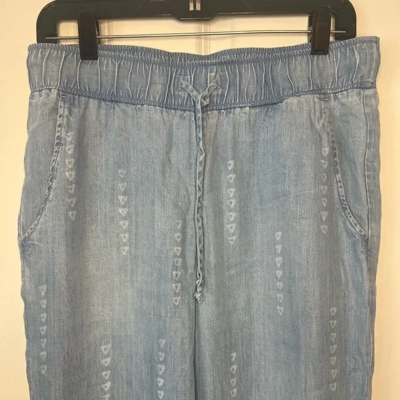 Cloth & Stone Light Denim Flare Jeans - Picture 2 of 9